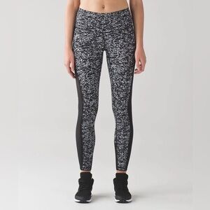 Lululemon Deep Breath Tight Iced Wave White Black Leggings
